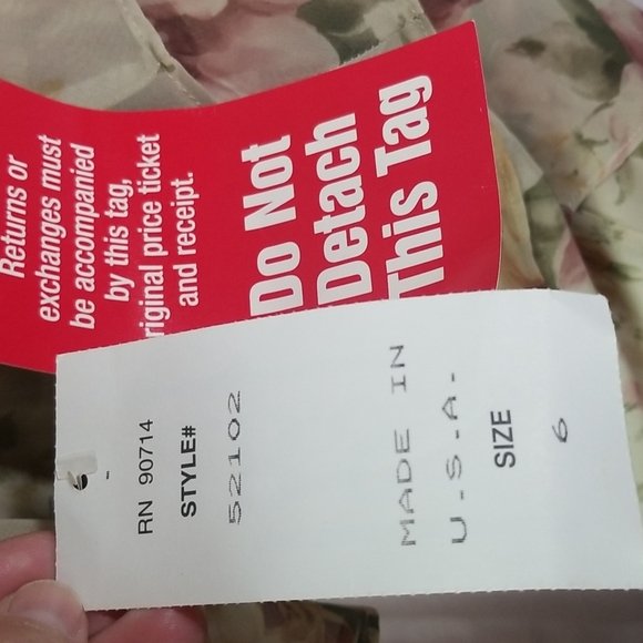 VINTAGE J.B.S. WOMENS FLORAL DRESS IN SIZE 6- TIERED DESIGN - Picture 8 of 10